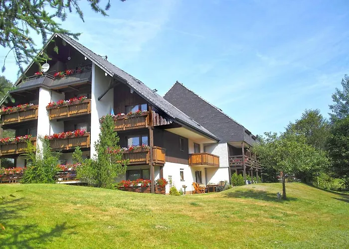 B3 Albmatte-Fewo Sauna, Hallenbad Aussenbecken Massagen Nebenan